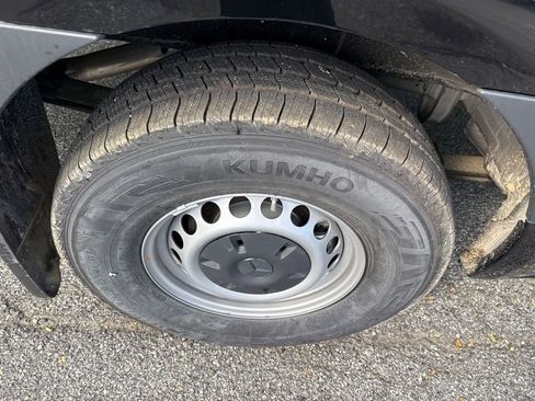 Used 2025 Mercedes-Benz Sprinter 2500 image 35