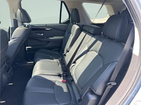 Used 2023 Honda Pilot Touring image 14