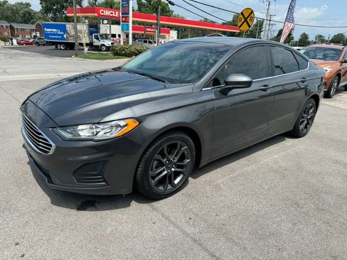 Used 2020 Ford Fusion SE FWD image 5