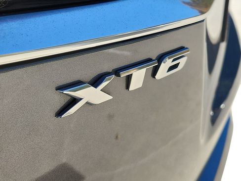 Used 2022 Cadillac XT6 Premium Luxury image 31