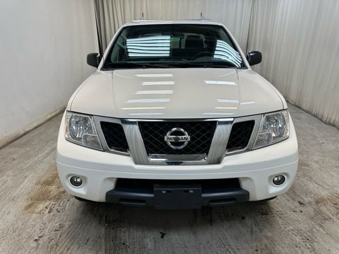 Certified 2020 Nissan Frontier SV image 6
