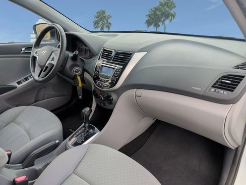 Used 2013 Hyundai Accent SE image 23