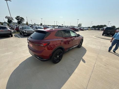 Used 2021 Buick Envision Essence w/ Technology Package I FWD image 3