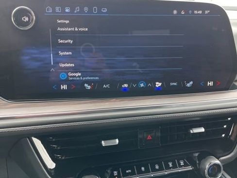 Used 2025 Chevrolet Suburban Z71 image 46