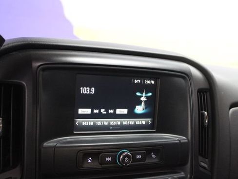 Used 2018 Chevrolet Silverado 1500 Custom w/ Custom Convenience Package AWD/4WD image 17