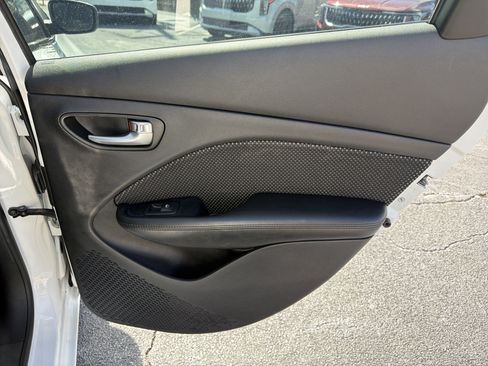 Used 2016 Dodge Dart SXT image 15