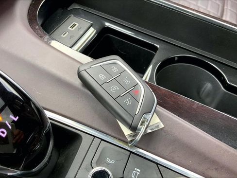 Used 2023 Cadillac Escalade Sport Platinum w/ LPO, ONYX Package image 11