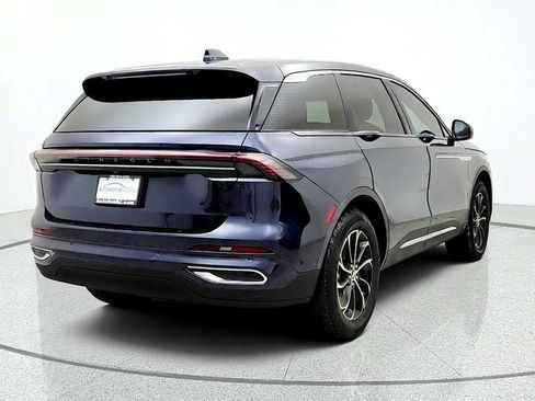 Used 2024 Lincoln Nautilus Premier AWD/4WD image 5