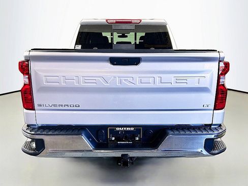 Used 2022 Chevrolet Silverado 1500 LT w/ Leather Package image 6