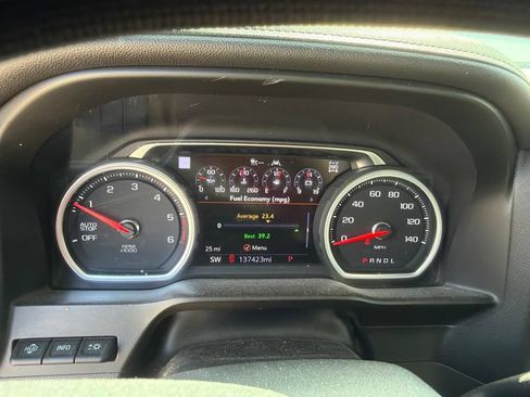 Used 2020 Chevrolet Silverado 1500 High Country w/ Technology Package AWD/4WD image 5