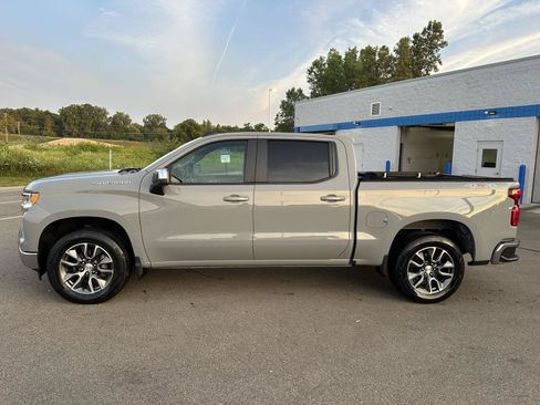 Used 2024 Chevrolet Silverado 1500 LT AWD/4WD image 4