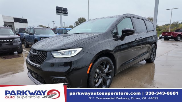 Used 2026 Chrysler Pacifica Select w/ S Appearance Package FWD image 3