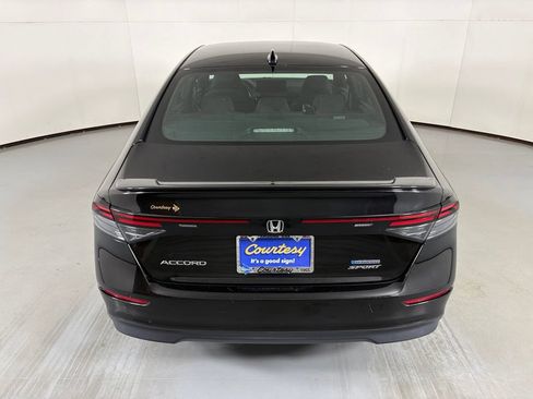 Used 2023 Honda Accord Sport image 7