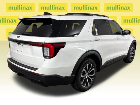 New 2026 Ford Explorer ST-Line RWD image 4