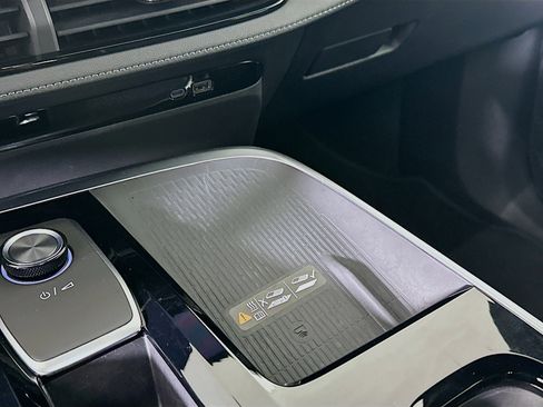 Used 2025 Buick Enclave Preferred image 26