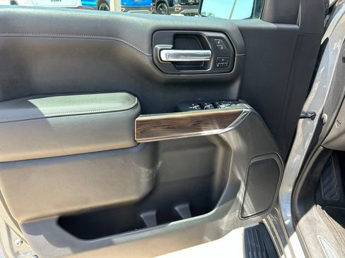 Used 2021 GMC Sierra 1500 SLT w/ SLT Premium Package RWD image 18