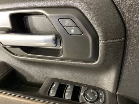Used 2021 Chevrolet Silverado 1500 LT w/ Z71 Off-Road Package AWD/4WD image 26