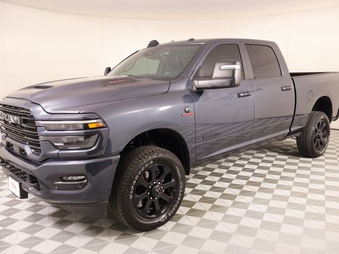 Used 2025 RAM 2500 Laramie w/ Night Edition AWD/4WD image 10