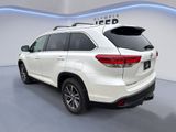 Used 2019 Toyota Highlander XLE image 2