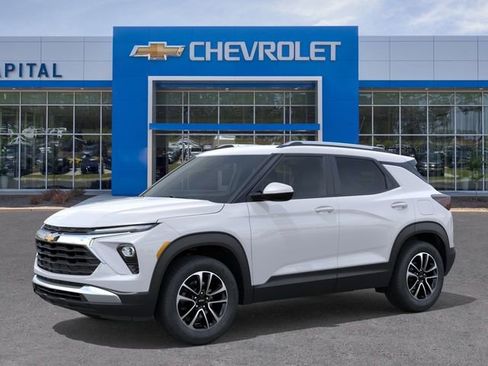 New 2026 Chevrolet TrailBlazer LT w/ Driver Confidence Package FWD image 2