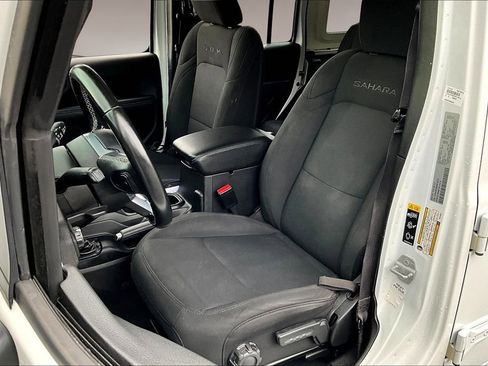 Used 2022 Jeep Wrangler Unlimited Sahara image 22