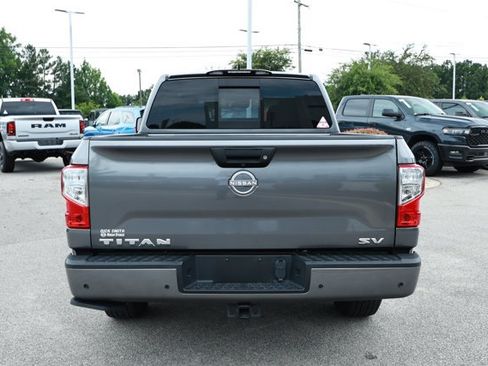 Used 2024 Nissan Titan SV w/ SV Convenience Package RWD image 7