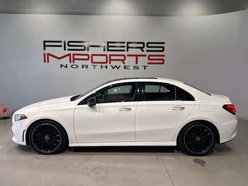 Used 2022 Mercedes-Benz A 220 4MATIC w/ AMG Line image 9