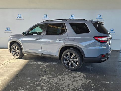 New 2026 Honda Pilot Sport image 4
