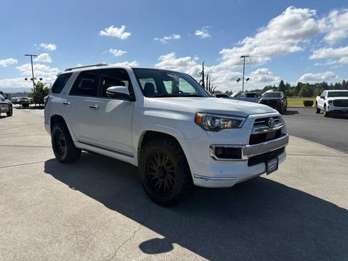 Used 2023 Toyota 4Runner Limited AWD/4WD image 8