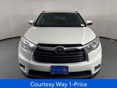 Used 2015 Toyota Highlander Limited w/ Driver Technology Package AWD/4WD image 5