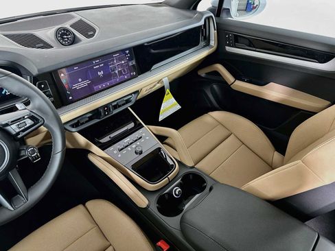 New 2026 Porsche Cayenne S AWD/4WD image 25