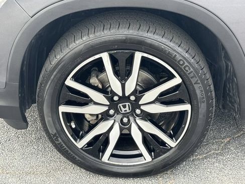 Used 2020 Honda Pilot Touring image 11
