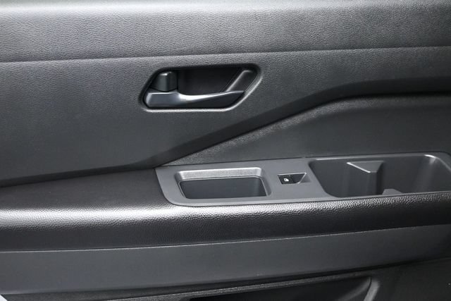 Used 2024 Nissan Pathfinder SV FWD image 13