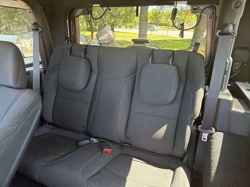 Used 2021 Jeep Wrangler Sport AWD/4WD image 10