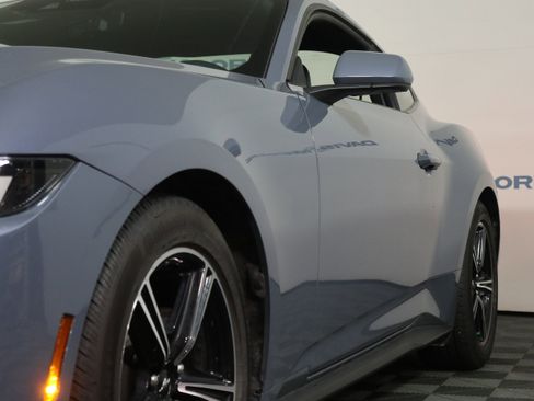 Used 2024 Ford Mustang Coupe image 11