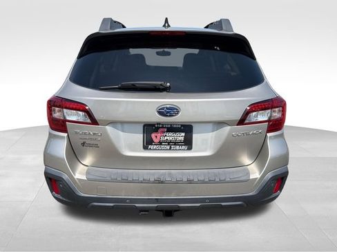 Used 2019 Subaru Outback 2.5i Limited AWD/4WD image 6