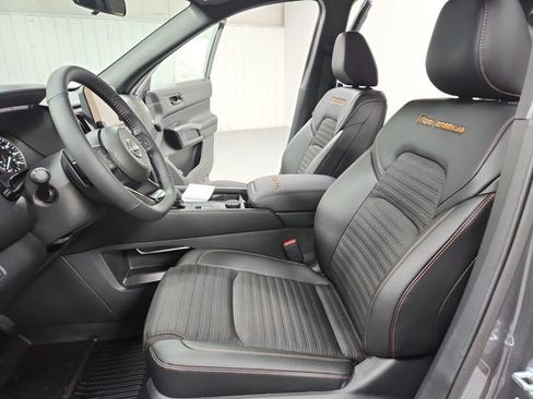 Used 2024 Nissan Pathfinder Rock Creek AWD/4WD image 19