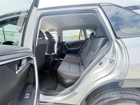Used 2025 Toyota RAV4 XLE AWD/4WD image 7