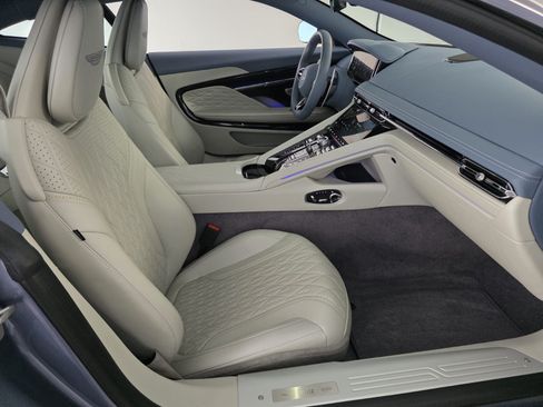 Used 2025 Aston Martin DB12 Coupe RWD image 21