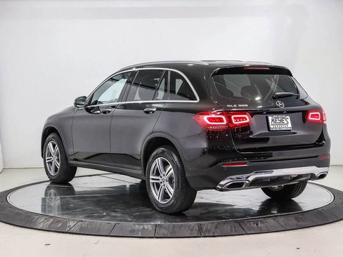 Certified 2022 Mercedes-Benz GLC 300 image 2