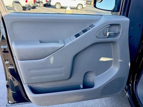 Used 2019 Nissan Frontier SV image 21