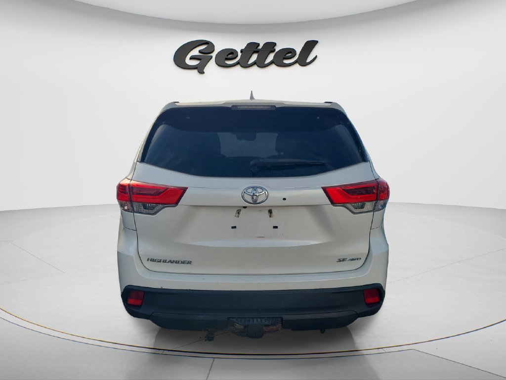 Used 2018 Toyota Highlander SE AWD/4WD image 6