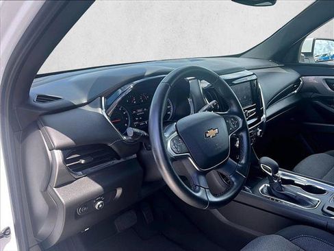 Used 2023 Chevrolet Traverse LT FWD image 14