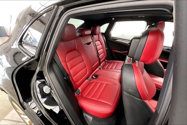 Used 2022 Porsche Macan S AWD/4WD image 19