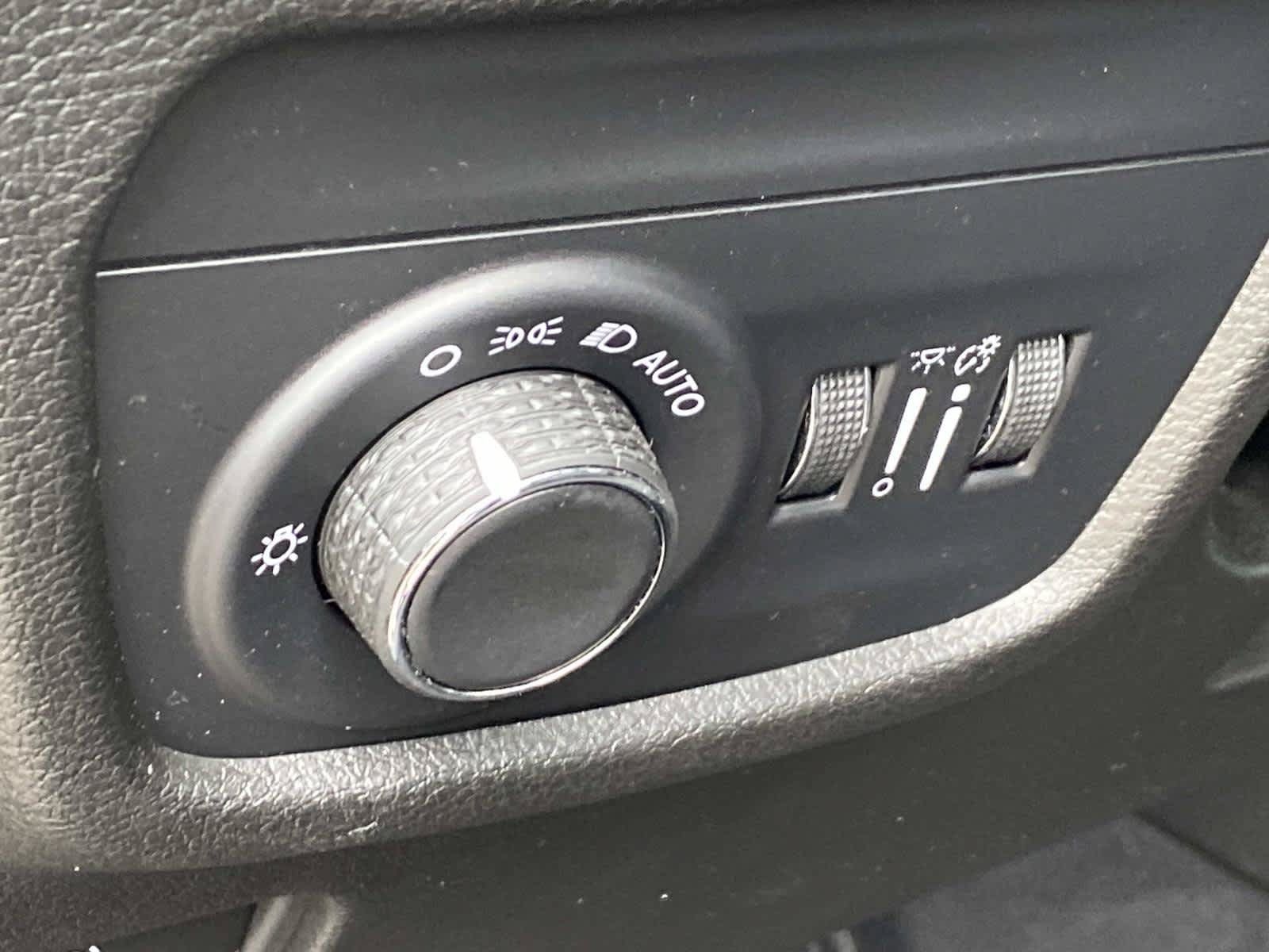Certified 2023 Jeep Grand Cherokee Laredo X AWD/4WD image 28