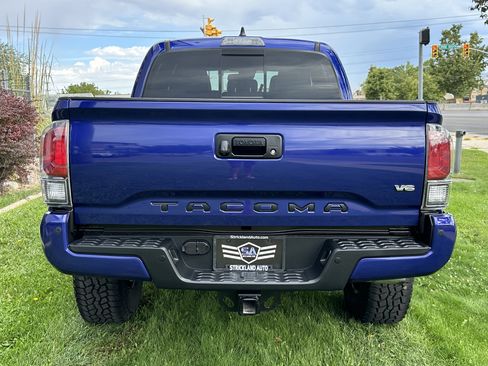 Used 2022 Toyota Tacoma Limited image 8