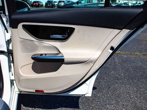 Used 2022 Mercedes-Benz C 300 4MATIC Sedan image 12