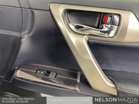 Used 2021 Lexus GX 460 Premium w/ Premium Package AWD/4WD image 22