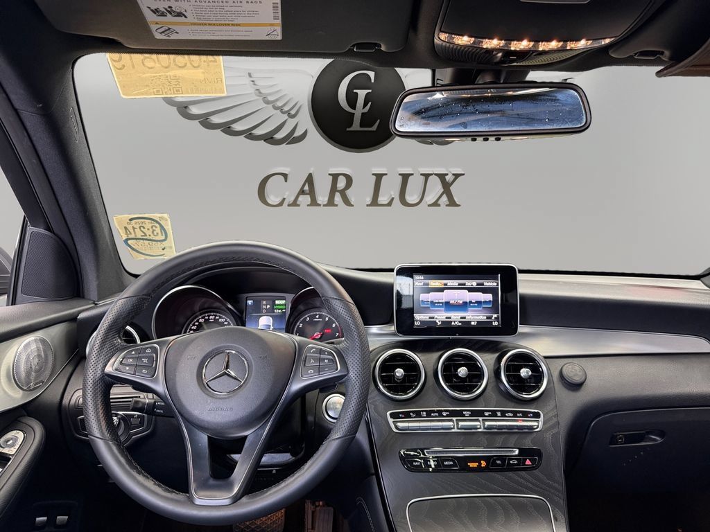 Used 2019 Mercedes-Benz GLC 350e 4MATIC w/ Premium Package image 10
