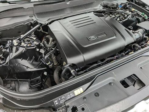 New 2024 Land Rover Discovery S image 19